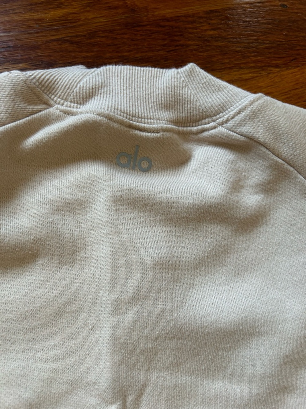 Alo  Neutral Set - Light Beige size small - Picture 5 of 5